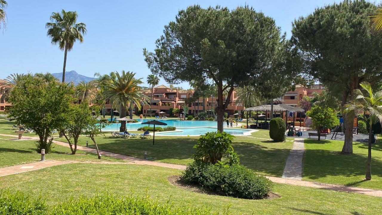 Alhambra Del Golf - Guadalmina Apartment Estepona Luaran gambar
