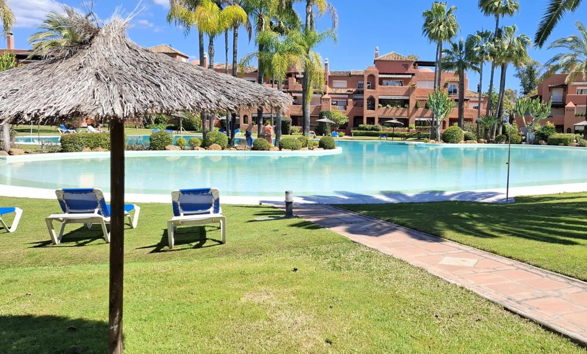 Alhambra Del Golf - Guadalmina Apartment Estepona Luaran gambar