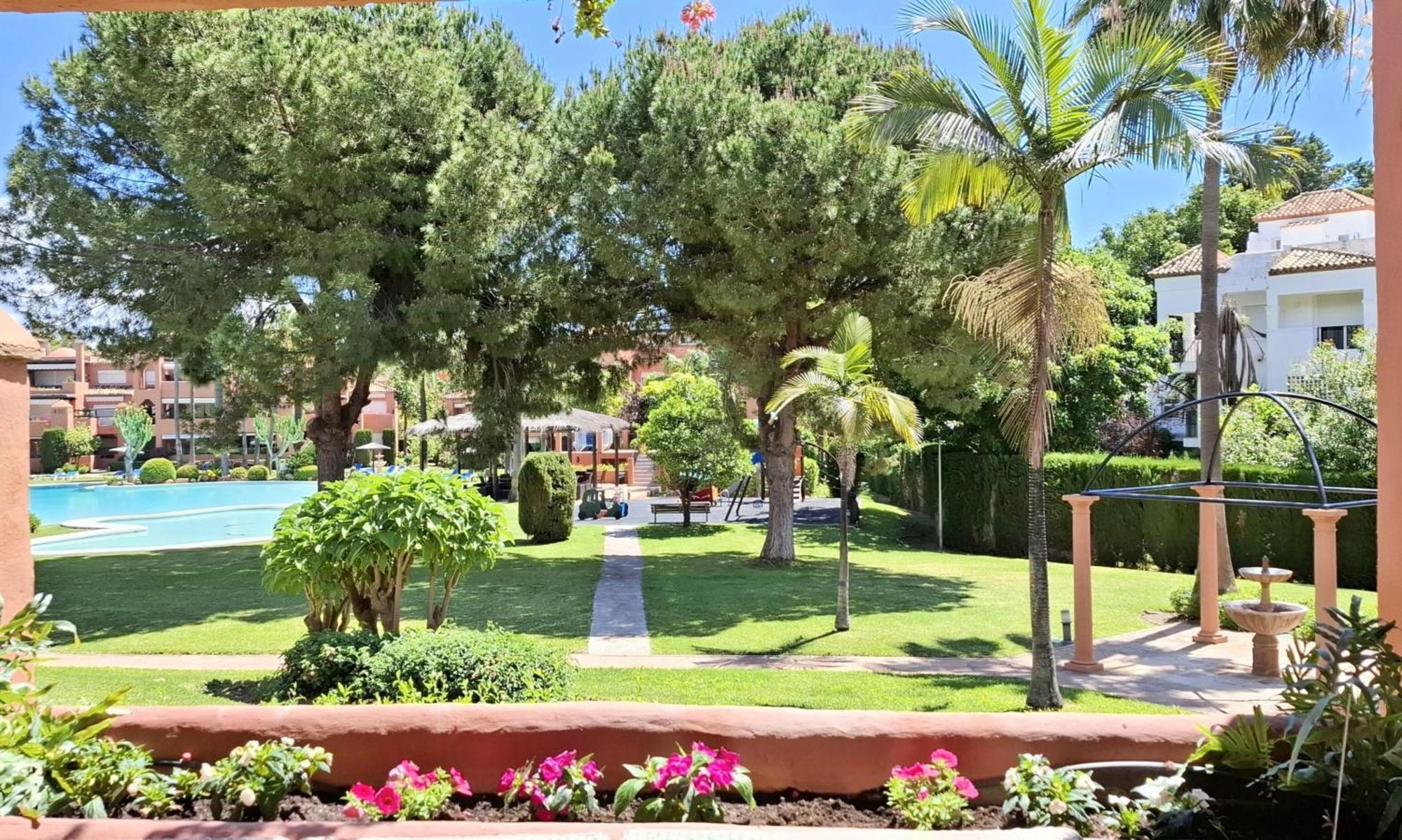 Alhambra Del Golf - Guadalmina Apartment Estepona Luaran gambar