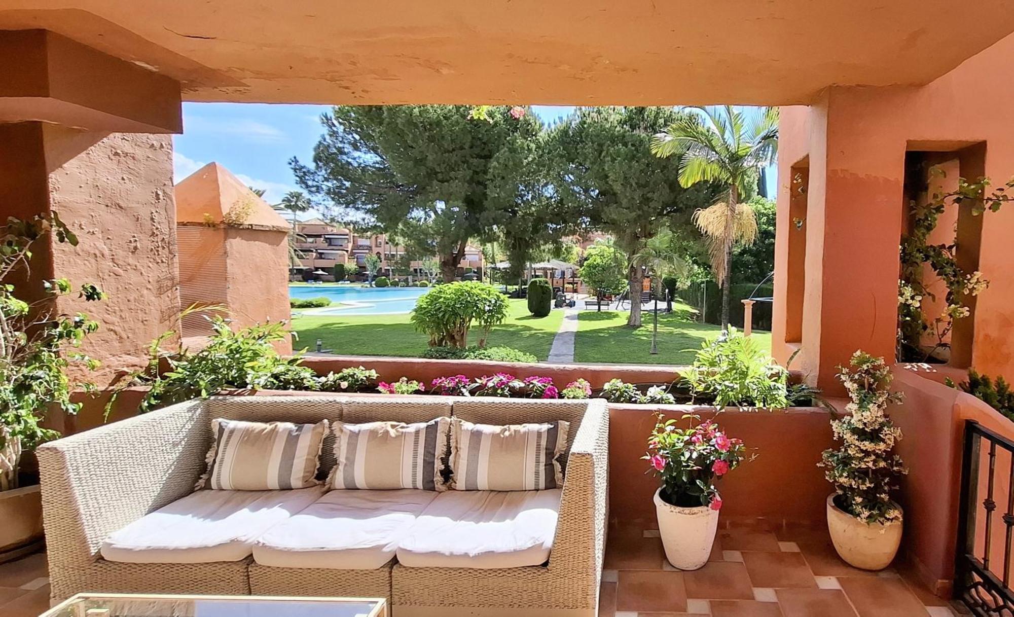 Alhambra Del Golf - Guadalmina Apartment Estepona Luaran gambar